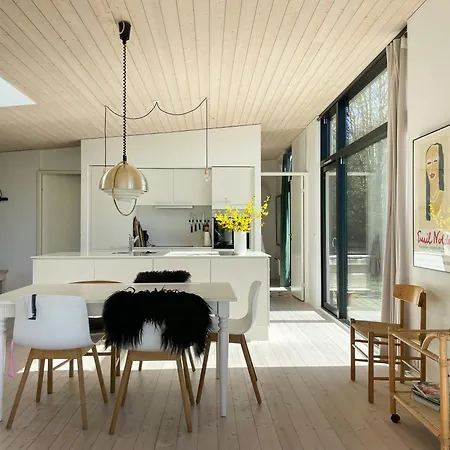 Modern Summer House Near Nature Nyaraló