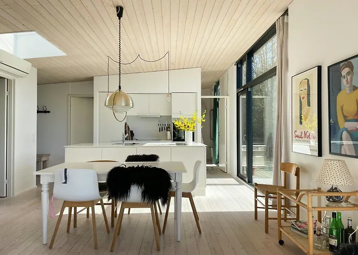 Modern Summer House Near Nature Nyaraló